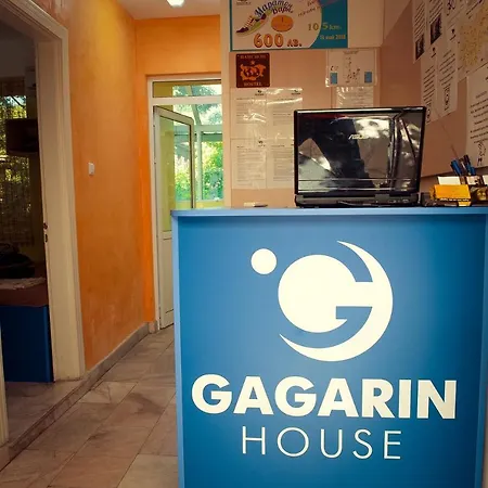 Gagarin House بيت شباب *
